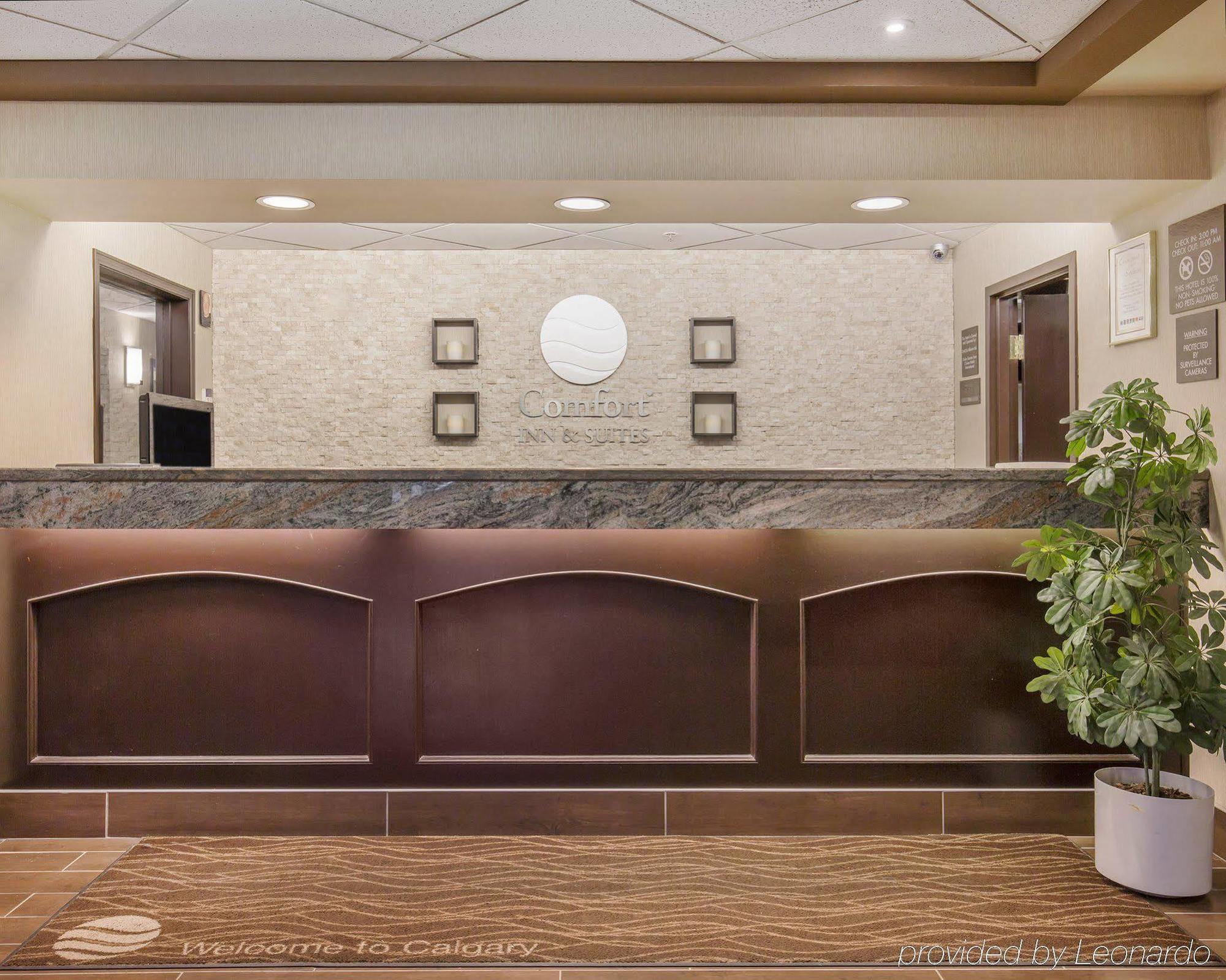 Comfort Inn & Suites University YYC Exterior foto