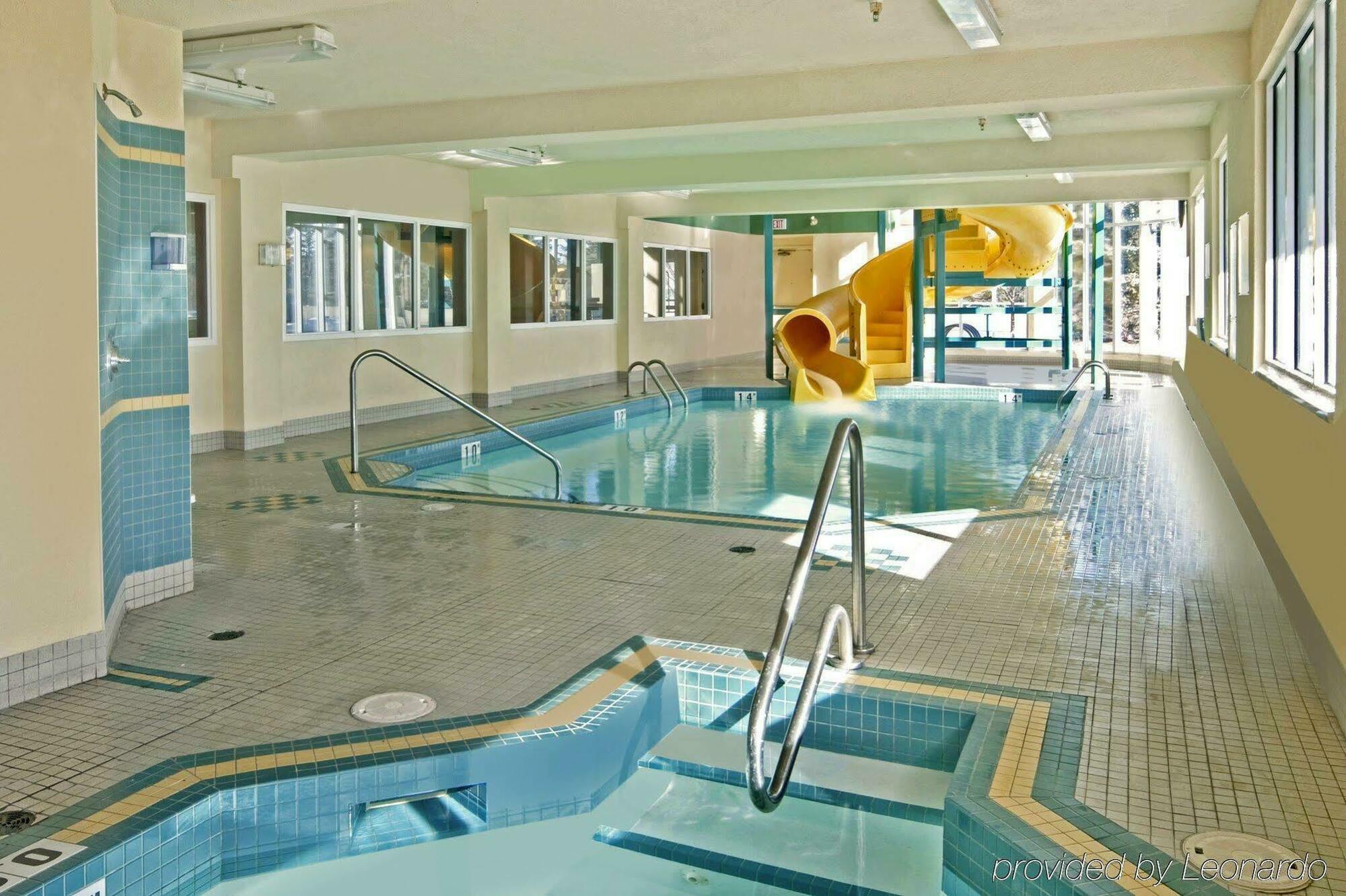 Comfort Inn & Suites University YYC Exterior foto